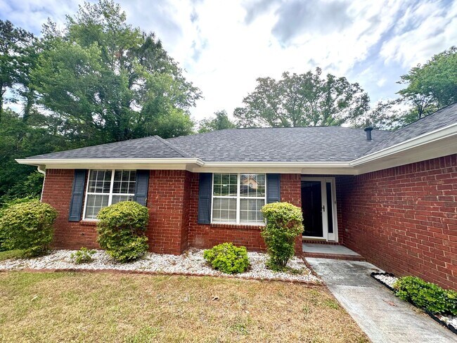 Photo - Your Private Retreat 3 Bedroom 2 Bath RentalAwaits!