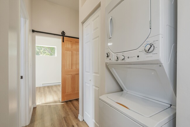 Photo - 303 Mountain View St