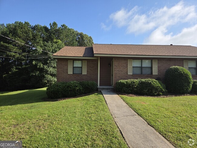 Building Photo - 8457 Pineland Dr Rental