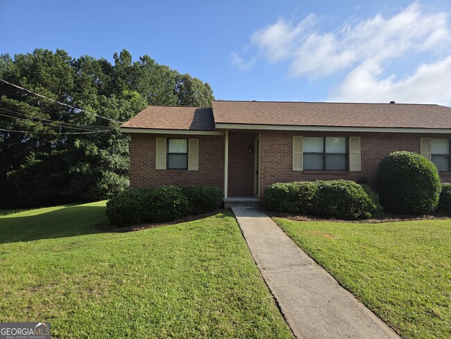 Building Photo - 8457 Pineland Dr Rental