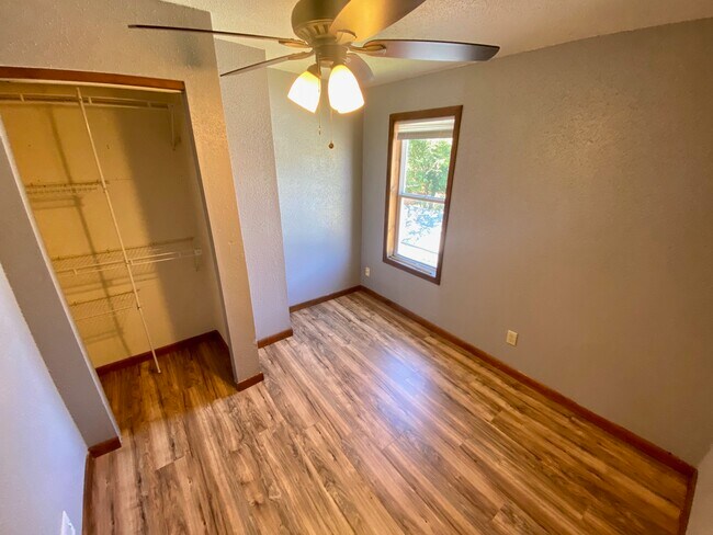 Photo - 528 6th St S