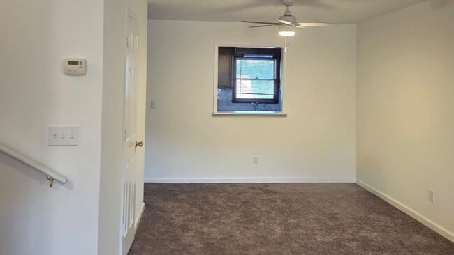 Photo - 905 Park Pl NE