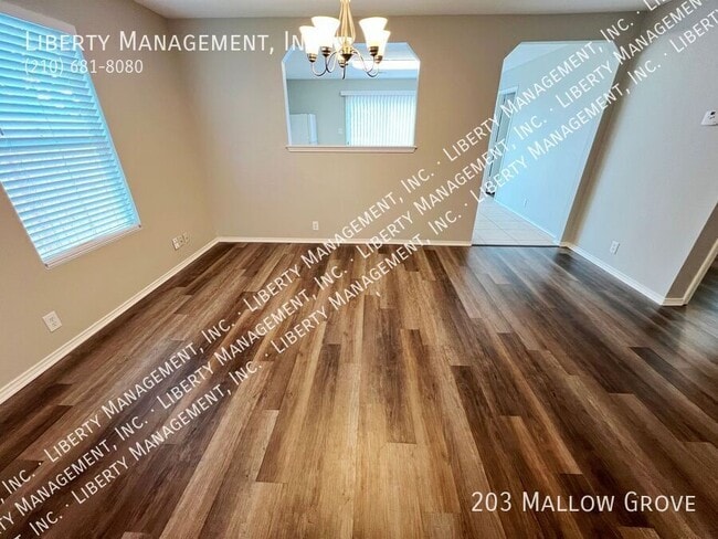Photo - 203 Mallow Grove