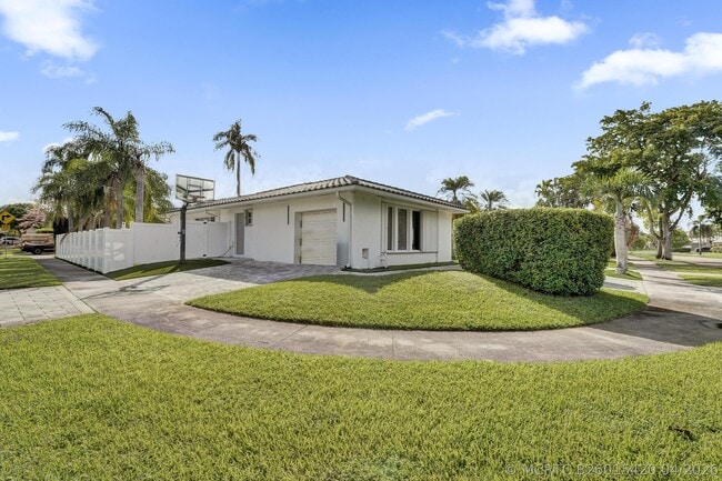 Photo - 3681 N 54th Ave