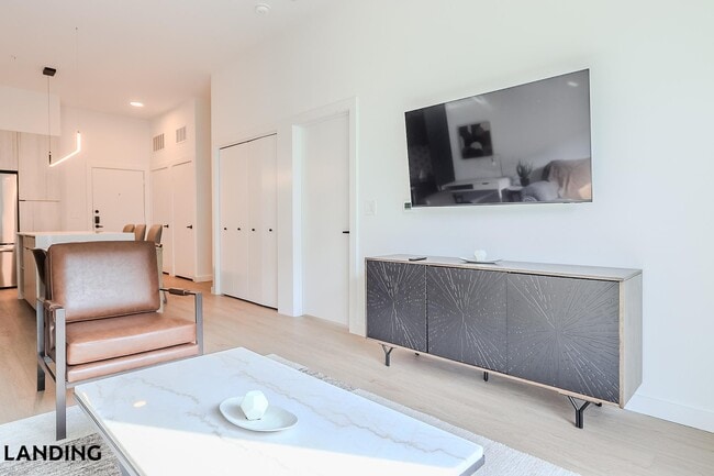 Photo - 2623 Keene St Unidad 518