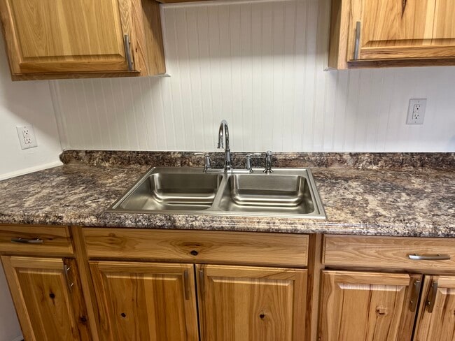 Photo - 305 N Main St Unit Apartment 1