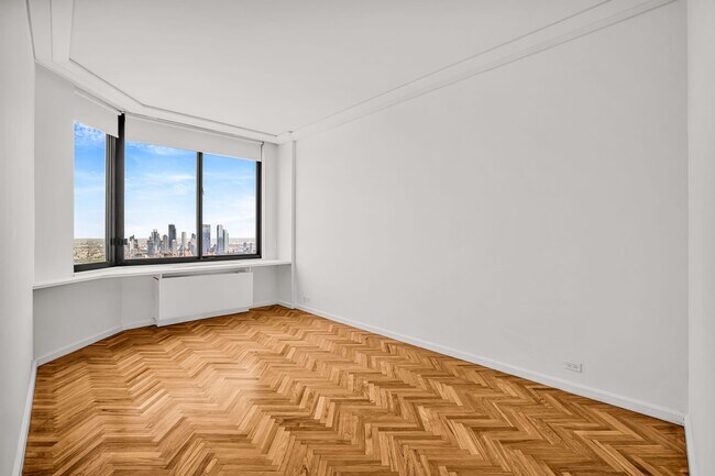 Photo - 200-210 E 65th St