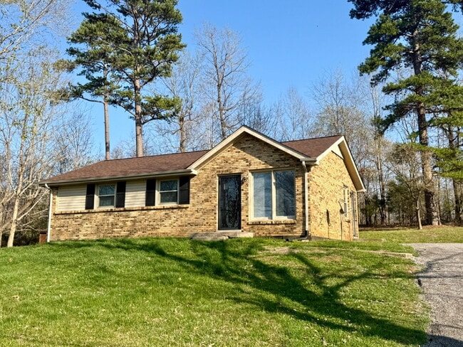 Building Photo - 1322 Shady Lawn Dr