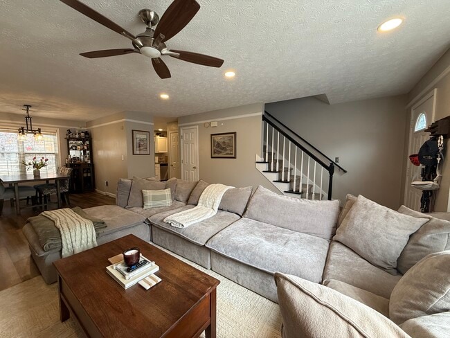 Photo - 2317 Kissing Tree Ln SE