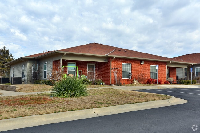 Photo - East Oaks Senior Living