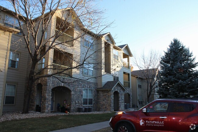 Building Photo - Lovely Townhome near Fossil Creek