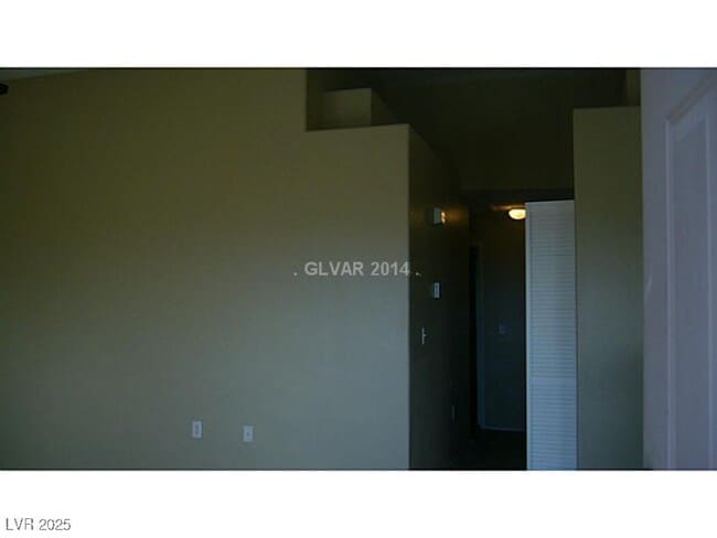 Photo - 2050 N Los Feliz St
