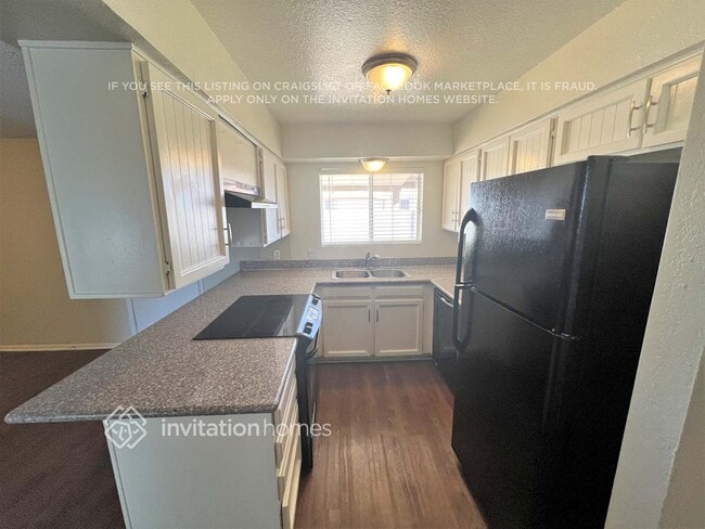 Photo - 1916 W Dartmouth St
