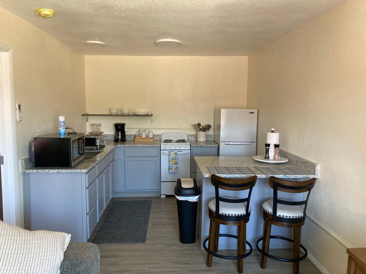 Photo - 1704 W 1st St Apartments Unit B