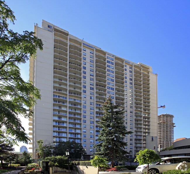 Primary Photo - 400 Walmer Road