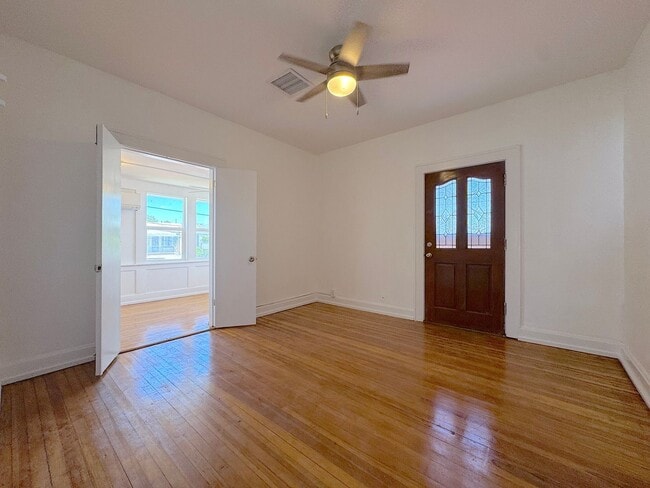 Photo - *All Utilities Included* Manhattan Heights 1 bed 1 bath unit with Refrig A/C and Gorgeous views!
