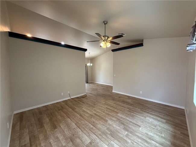 Photo - 2535 Southern Ave