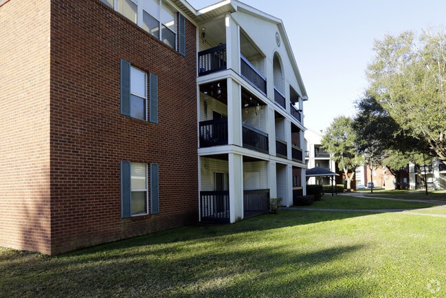 Hidden Oaks Apartments
