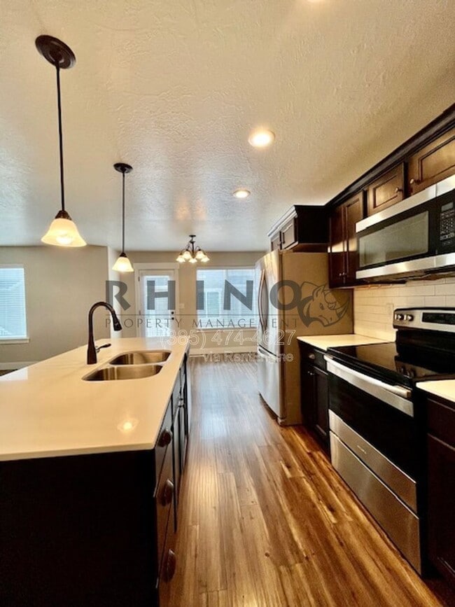 Photo - 53 N 2000 W