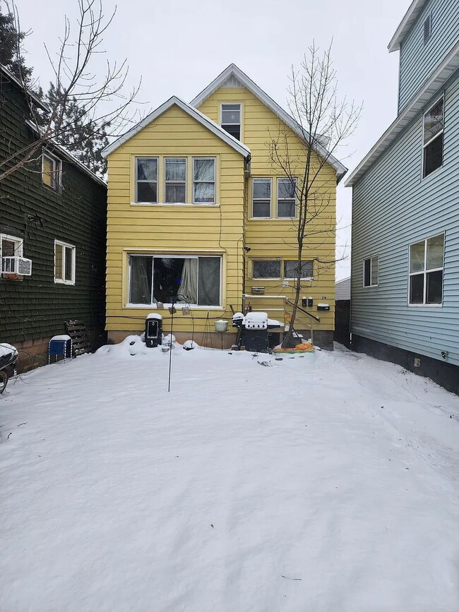 Building Photo - "Charming 1-Bed Gem in Virginia, MN – Perf... Unit # 2