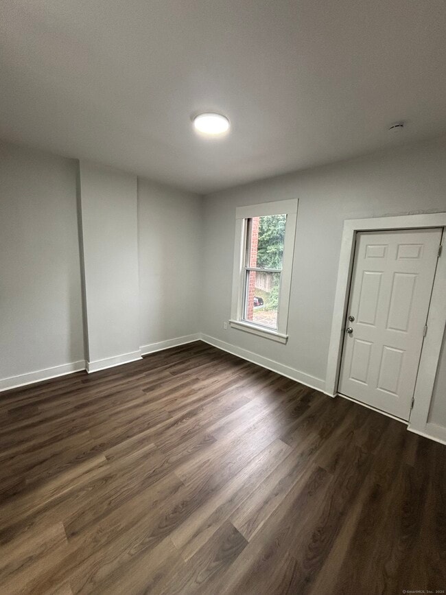 Building Photo - 81 W Main St Unit 13 Rental