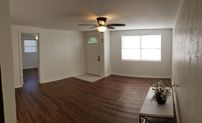 Photo - N 9th Duplex Unit 543