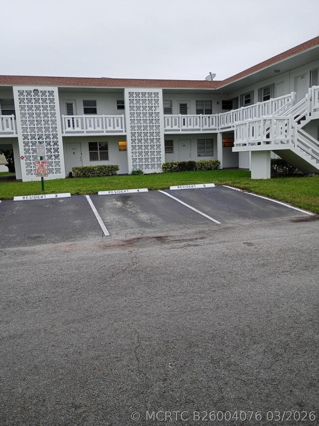 Building Photo - 1501 NW 43rd Ave Unit 204