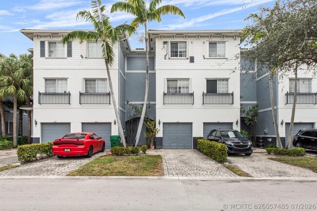 Building Photo - 1425 NW 36th Way