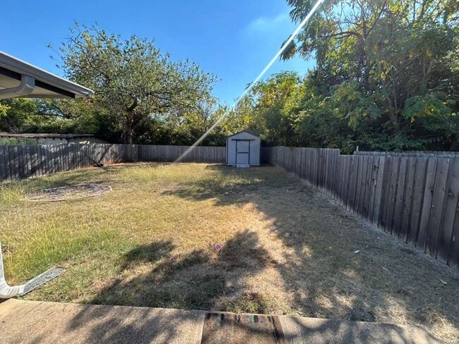 Photo - 3830 Kiest Knoll Dr