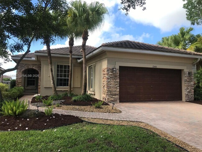 Building Photo - 12400 NW 78th Manor