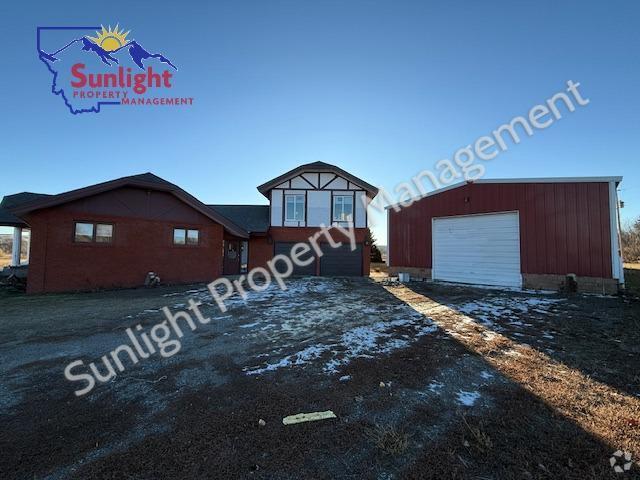 Building Photo - Horse Property - 3 bed 3 bath with ample s... Rental