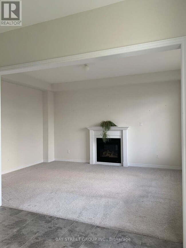 Photo - 97 Redmond Cres