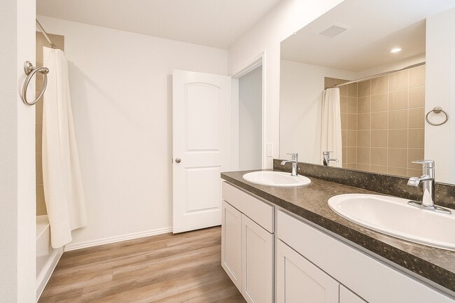 Photo - 5611 Simcrest Grove Dr