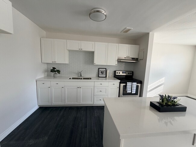 Photo - 20 Bradmon Dr Unit 420