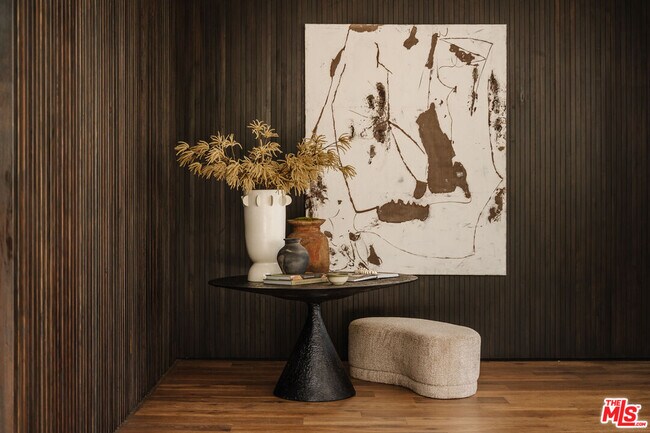 Photo - 1383 Londonderry Pl