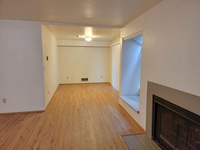 Photo - Sammamish Waterway 1 Bedroom + Den 1 BA Condo $2200