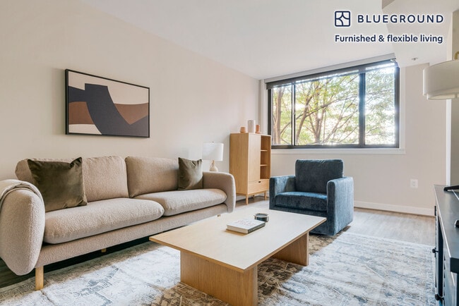 Building Photo - 1200 N Veitch St