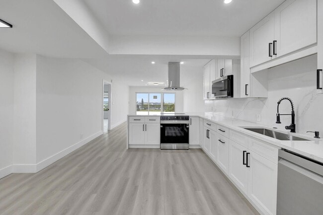 Photo - 3050 N Palm Aire Dr Unit 704