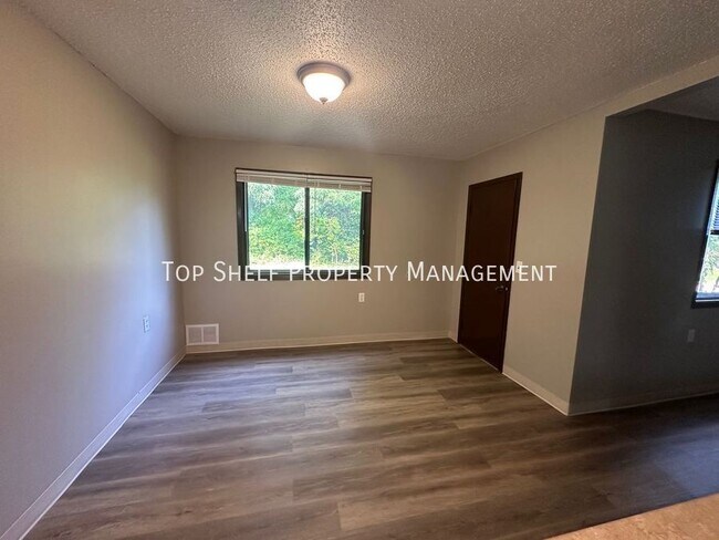 Photo - 1330 Williams St