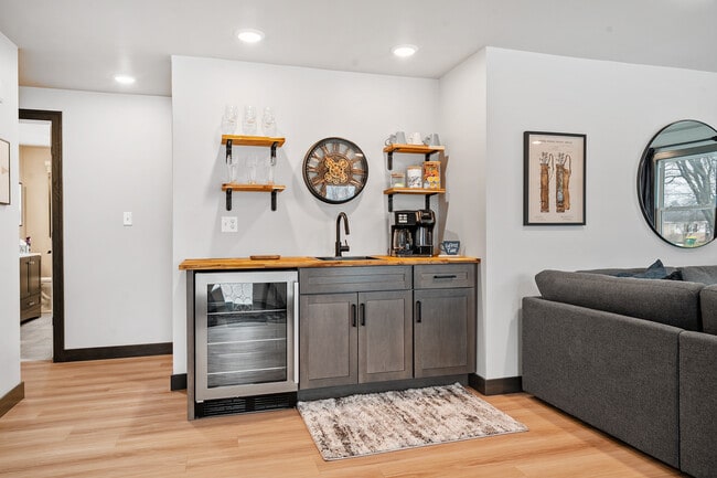 Photo - 1418 S Ridge Rd