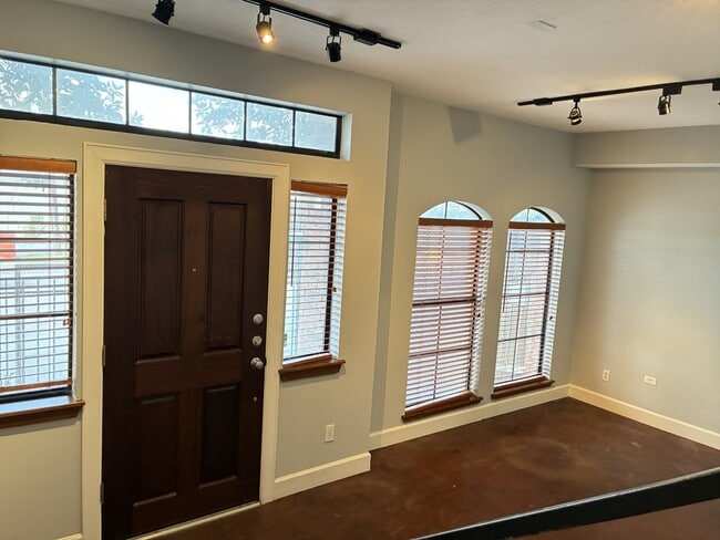 Photo - 1000 Columbus St Unit C