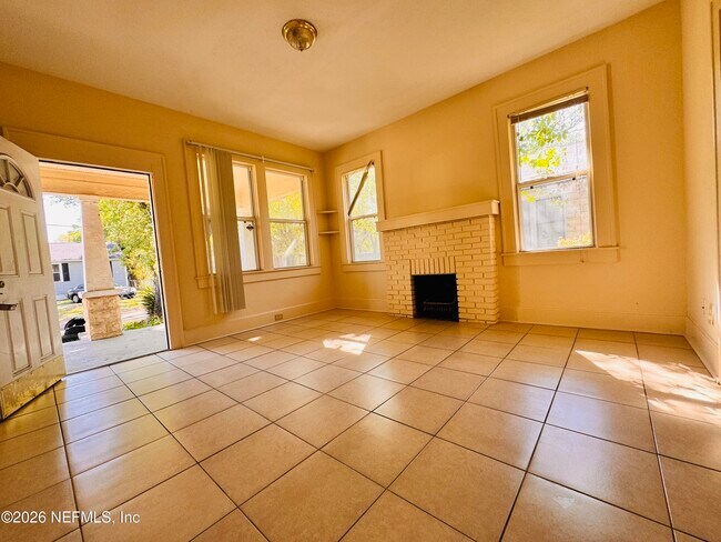 Photo - 1617 E 14th St