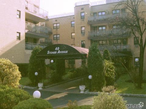 Building Photo - 40 Stoner Ave Unit APT 3X