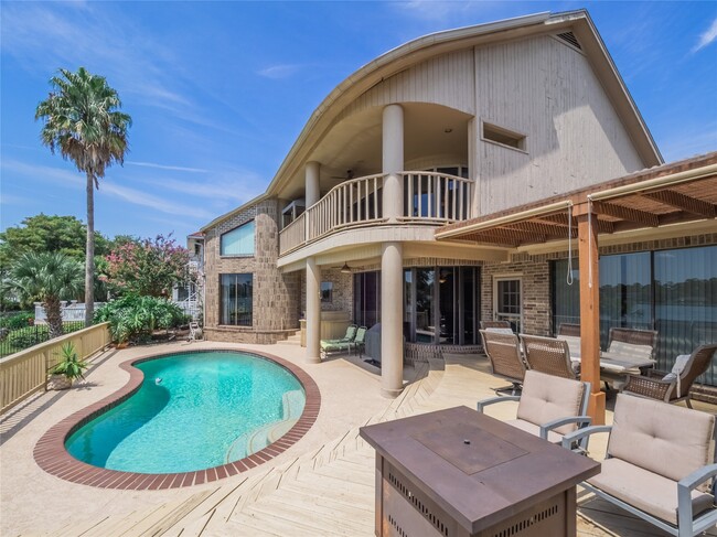 Building Photo - 1623 Lake Arbor Dr