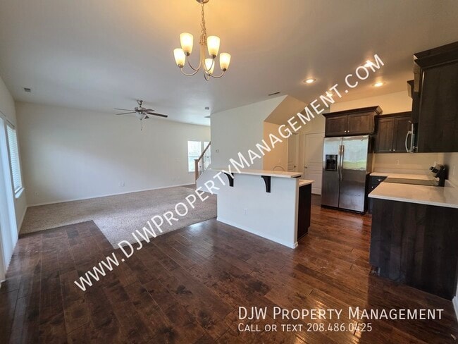 Photo - 614 S Grey Pine Ln