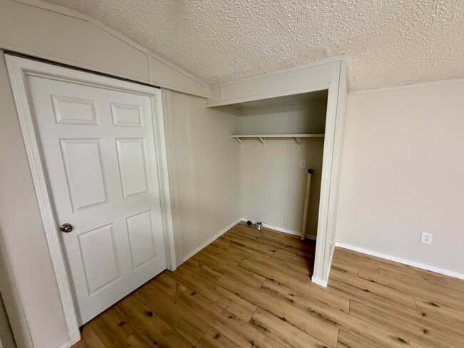 Photo - 489 Cumberland Dr