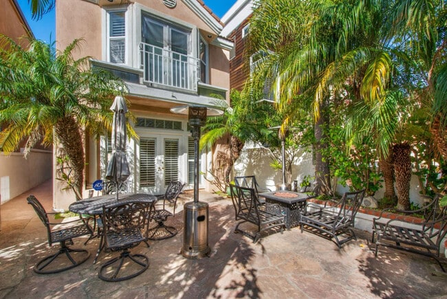 Building Photo - 603 10th St