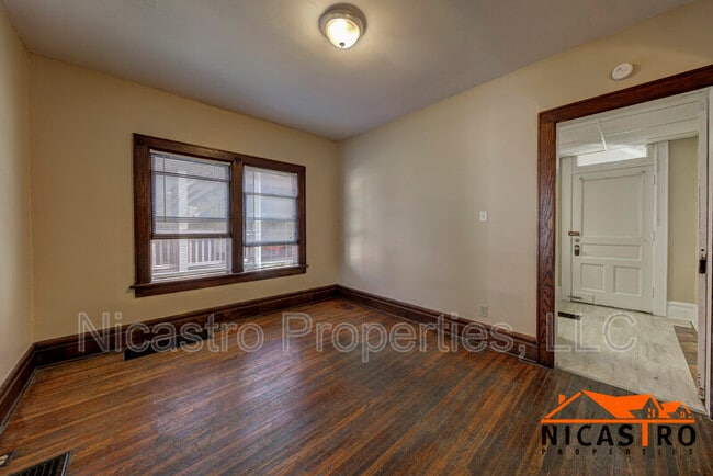 Photo - 1640 Indianola Ave