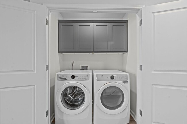 Photo - Beautiful 3 Bedroom 2.5 Bath Townhome in East Main Meadows