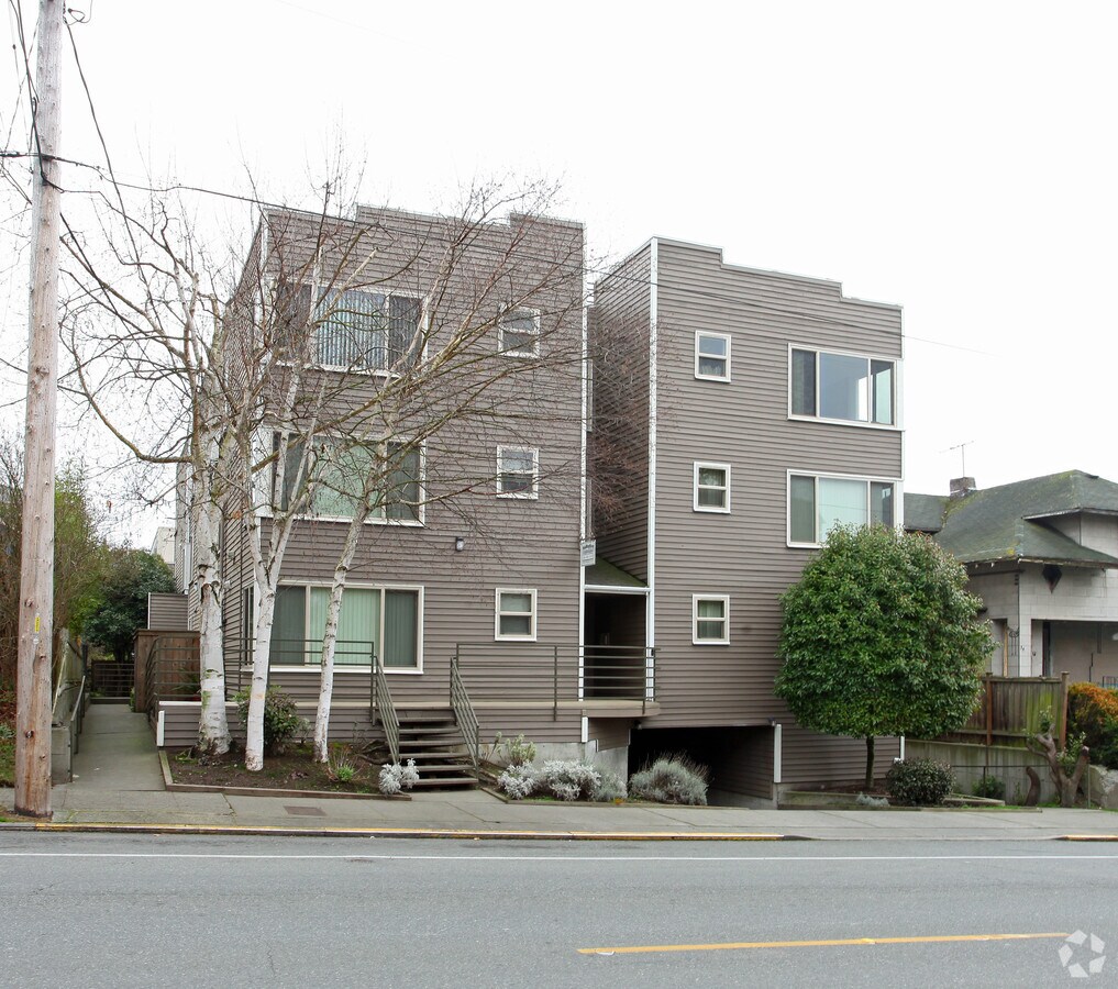 Edificio - Wallingford On the Ave Apts
